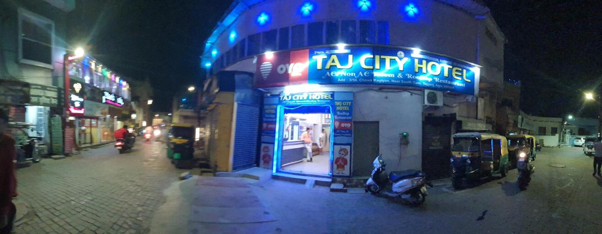 Taj City Hotel آغْرا المظهر الخارجي الصورة