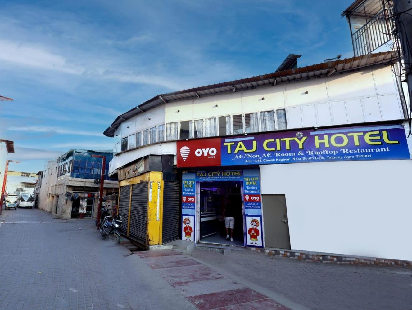 Taj City Hotel آغْرا المظهر الخارجي الصورة