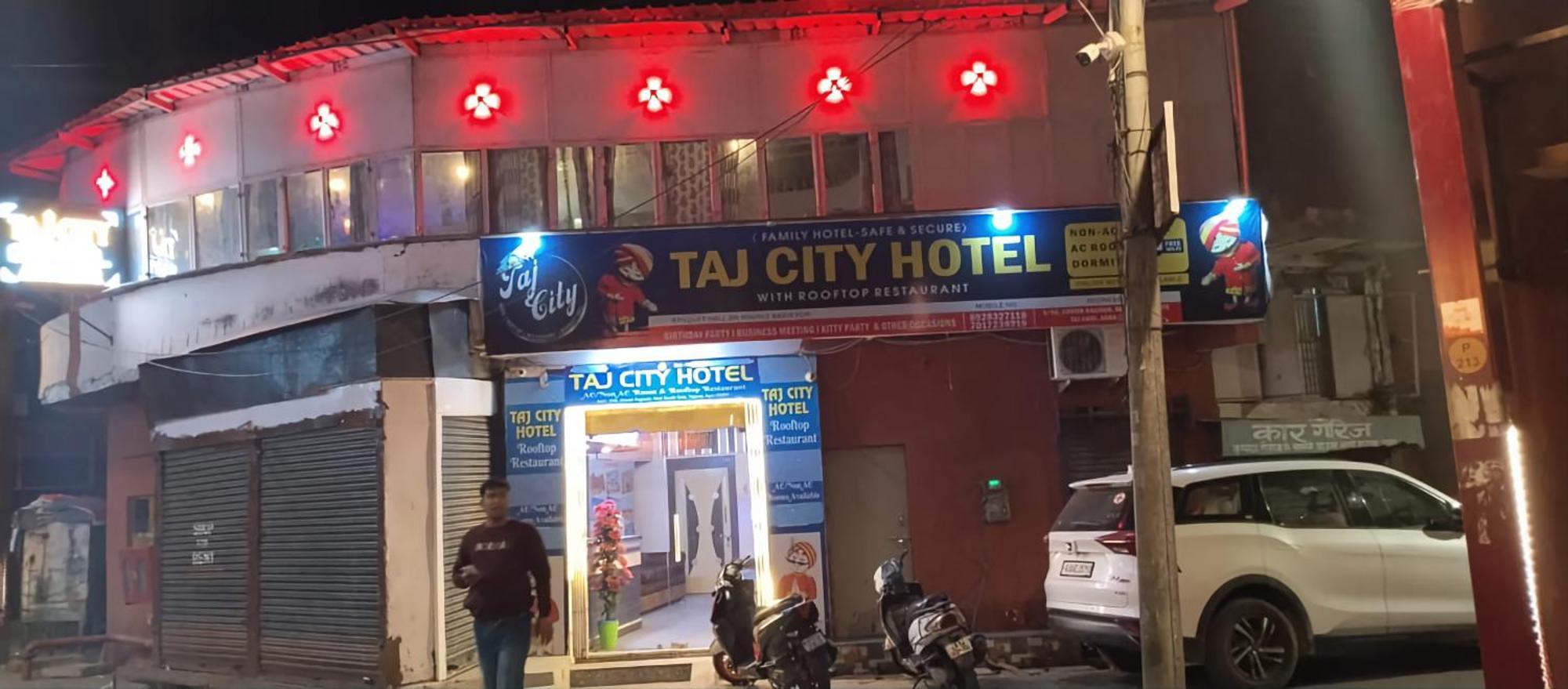 Taj City Hotel آغْرا المظهر الخارجي الصورة