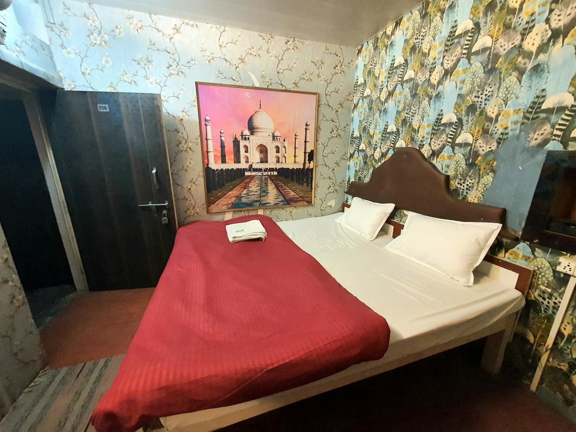 Taj City Hotel آغْرا المظهر الخارجي الصورة