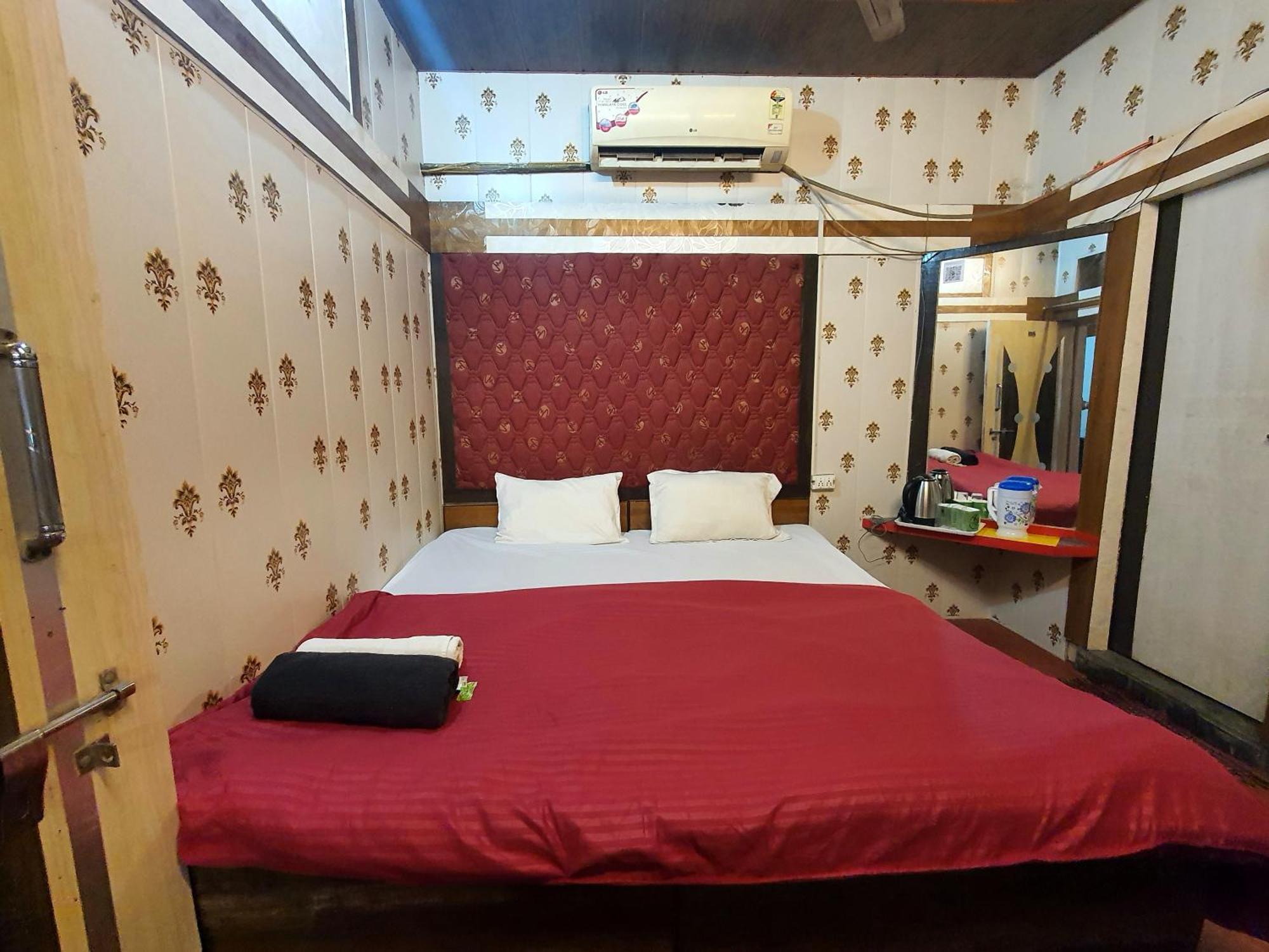 Taj City Hotel آغْرا المظهر الخارجي الصورة