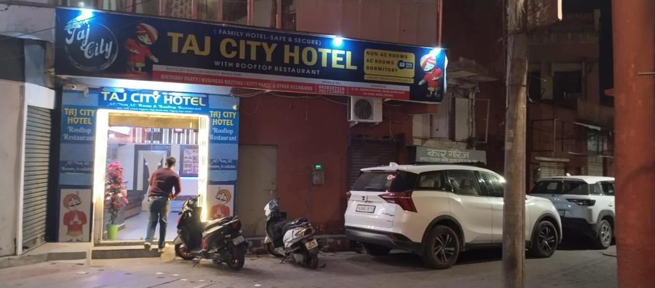 Taj City Hotel آغْرا المظهر الخارجي الصورة